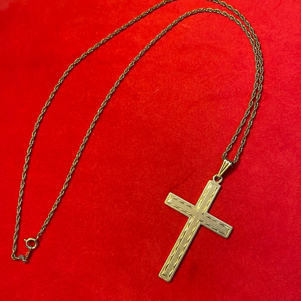 Vintage 80’s 120th 12k gold filled cross and chain